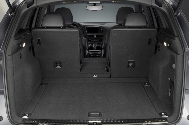 2016 Audi Q5 3.0T Quattro SLine Trunk Picture / Pic / Image